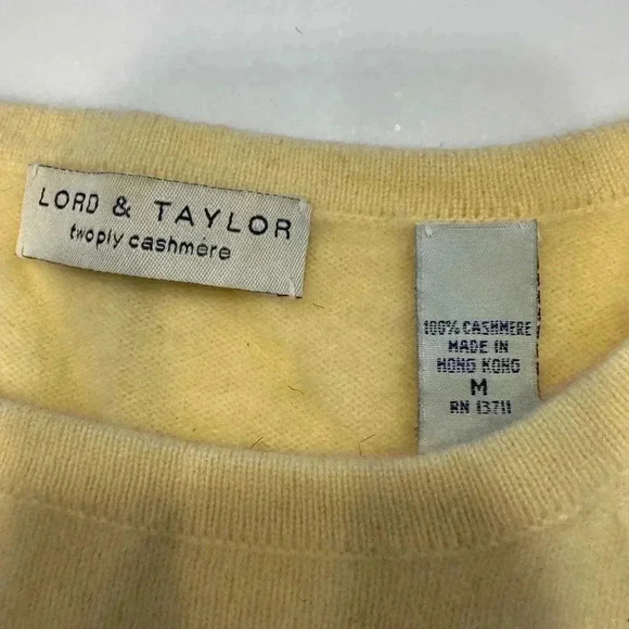 Lord & Taylor women’s CASHMERE short sleeve crew neck sweater size M - Picture 3 of 5